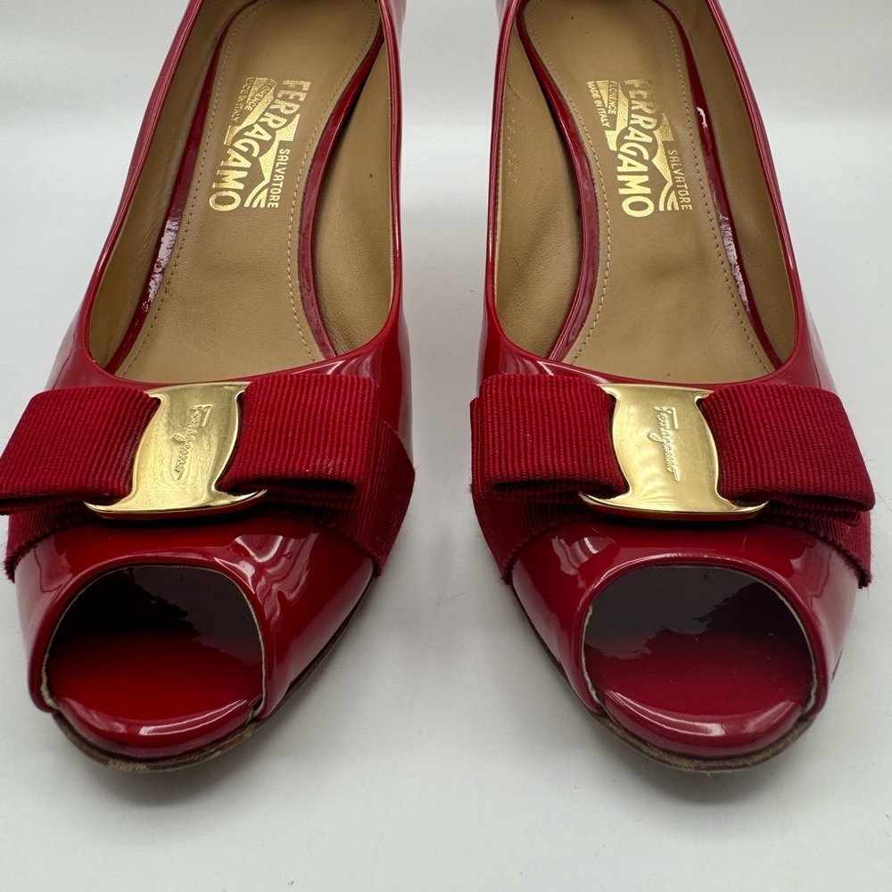 Salvatore Ferragamo Patent Leather Bow Accents Pumps - Picture 4 of 9